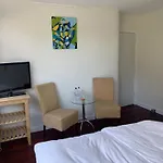 Cosy Incl Jacuzzi Near Trainstation, And Apartment