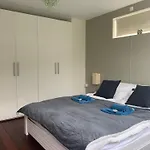 Cosy Incl Jacuzzi Near Trainstation, And