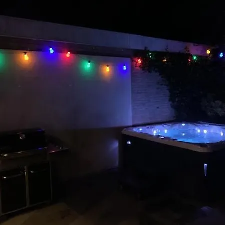 Cosy Incl Jacuzzi Near Trainstation, And Apartamento *