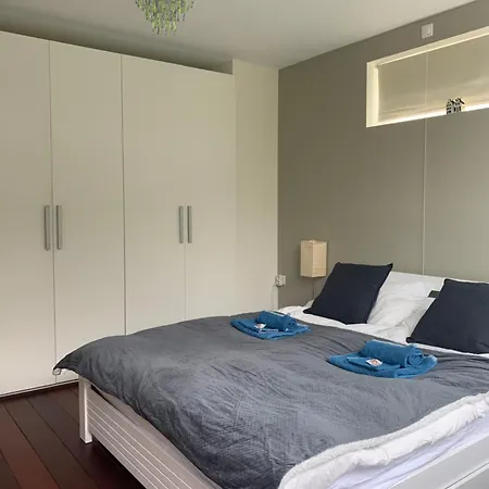 Cosy Incl Jacuzzi Near Trainstation, And