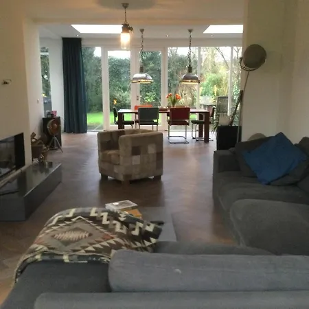 Villa Cosy Incl Jacuzzi Near Trainstation, And *