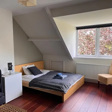 Cosy Incl Jacuzzi Near Trainstation, And Apartamento