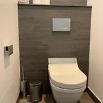 Cosy Incl Jacuzzi Near Trainstation, And شقة *