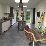Cosy Incl Jacuzzi Near Trainstation, And *